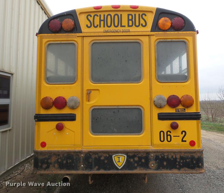 image for item DA1858 2006 International CE school bus