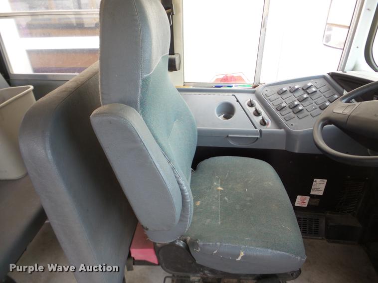 image for item DA1858 2006 International CE school bus