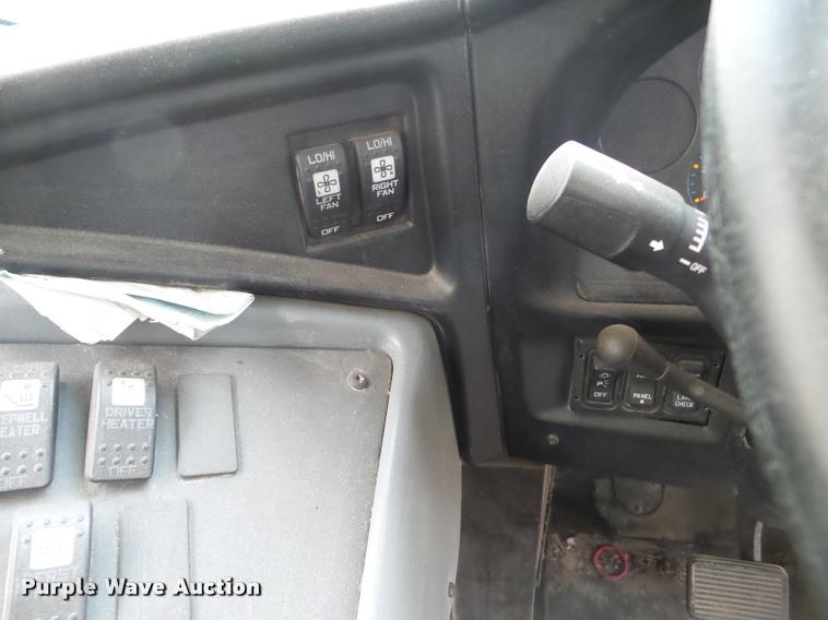 image for item DA1858 2006 International CE school bus