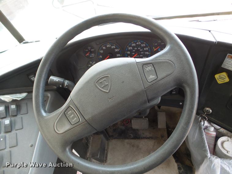 image for item DA1858 2006 International CE school bus