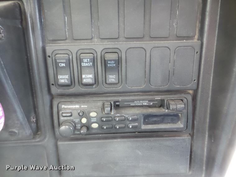 image for item DA1858 2006 International CE school bus