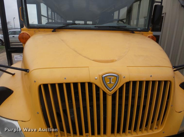 image for item DA1858 2006 International CE school bus