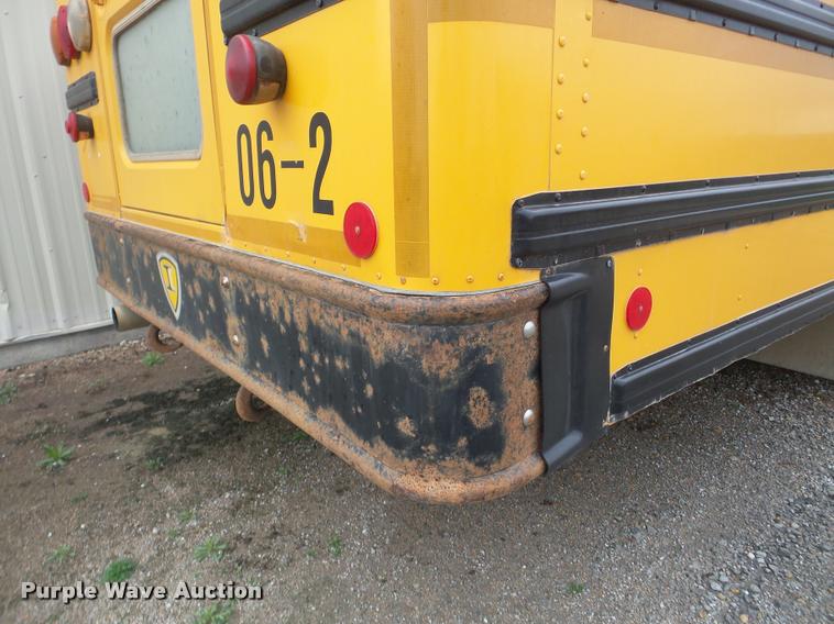 image for item DA1858 2006 International CE school bus