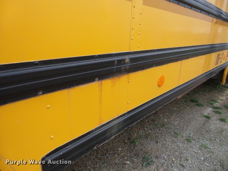 image for item DA1858 2006 International CE school bus