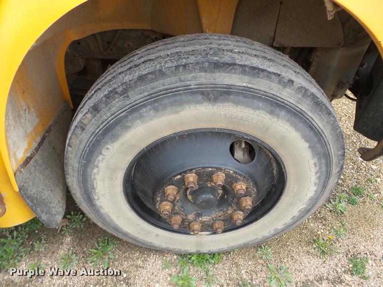 image for item DA1858 2006 International CE school bus