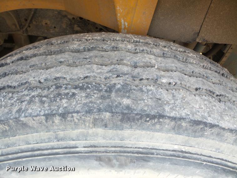 image for item DA1858 2006 International CE school bus