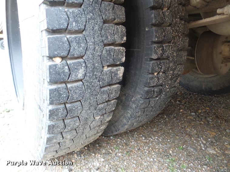 image for item DA1858 2006 International CE school bus