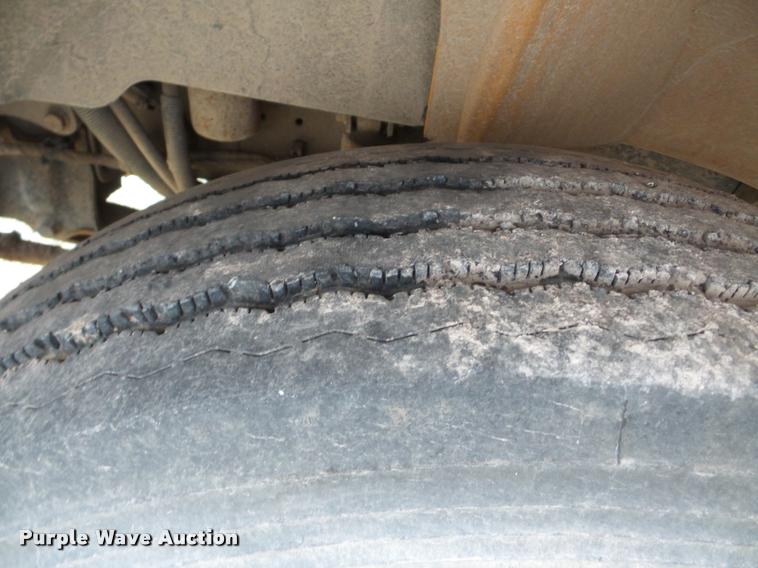 image for item DA1858 2006 International CE school bus