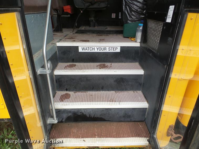 image for item DA1859 2006 International CE school bus