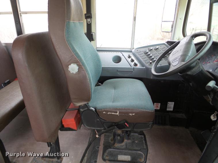 image for item DA1859 2006 International CE school bus