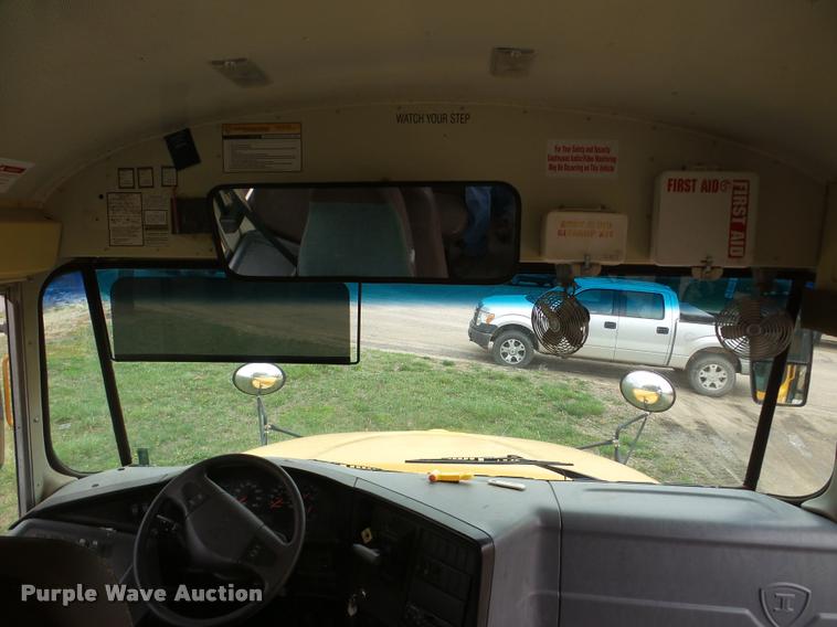 image for item DA1859 2006 International CE school bus