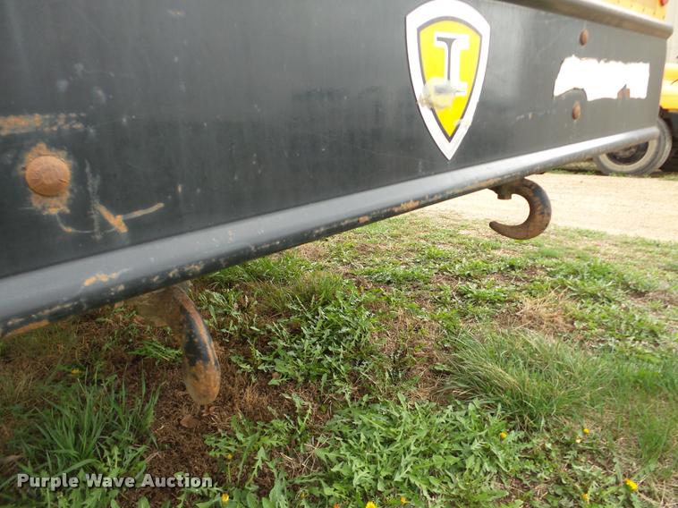 image for item DA1859 2006 International CE school bus