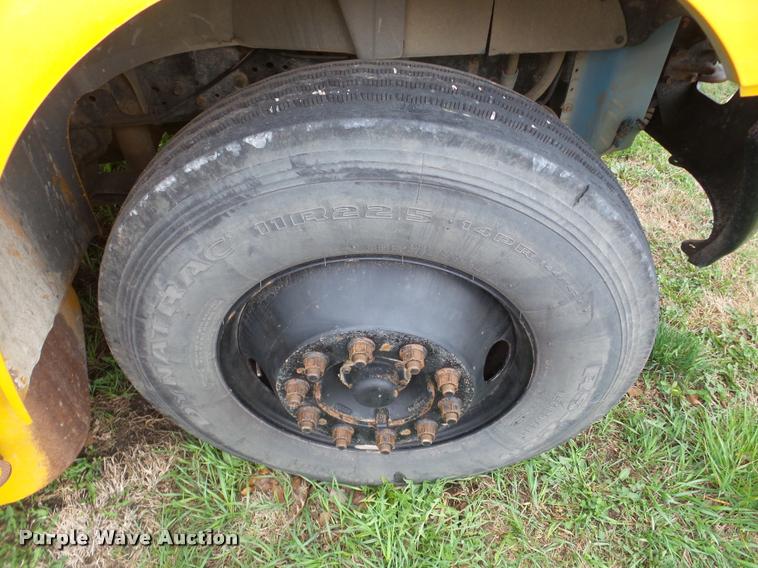 image for item DA1859 2006 International CE school bus