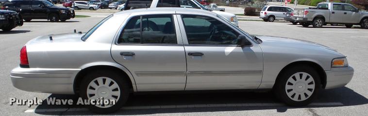image for item DA1874 2009 Ford Crown Victoria Police Interceptor