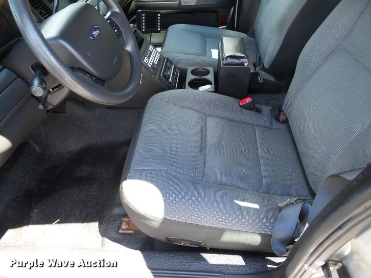 image for item DA1874 2009 Ford Crown Victoria Police Interceptor