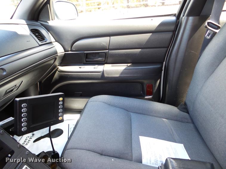 image for item DA1874 2009 Ford Crown Victoria Police Interceptor