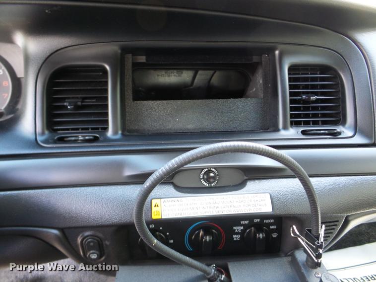 image for item DA1874 2009 Ford Crown Victoria Police Interceptor