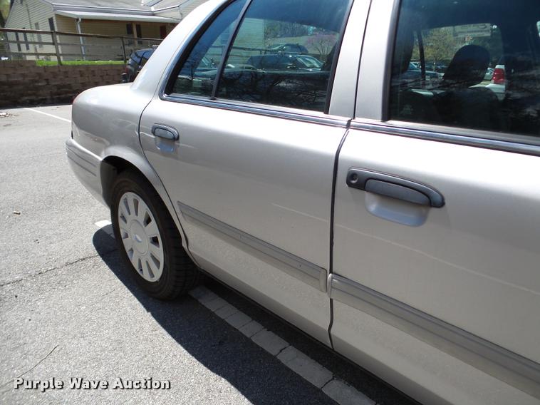 image for item DA1874 2009 Ford Crown Victoria Police Interceptor