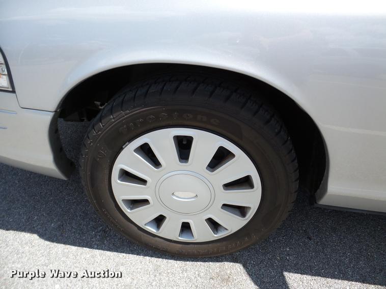 image for item DA1874 2009 Ford Crown Victoria Police Interceptor