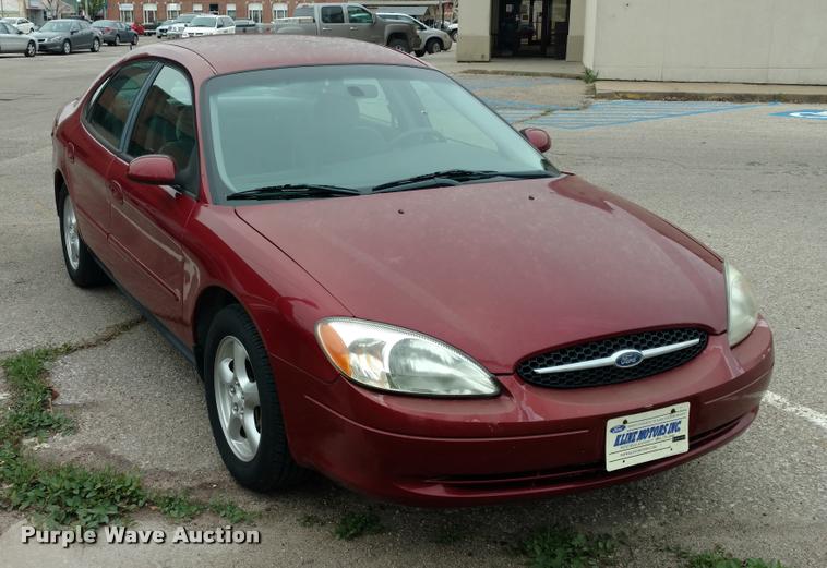 image for item DA5543 2002 Ford Taurus SE