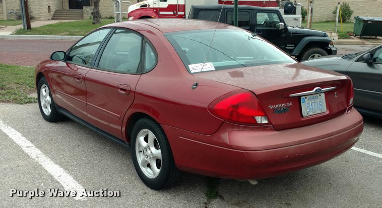 image for item DA5543 2002 Ford Taurus SE
