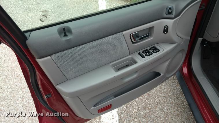image for item DA5543 2002 Ford Taurus SE