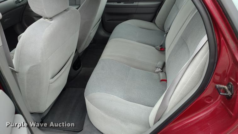 image for item DA5543 2002 Ford Taurus SE
