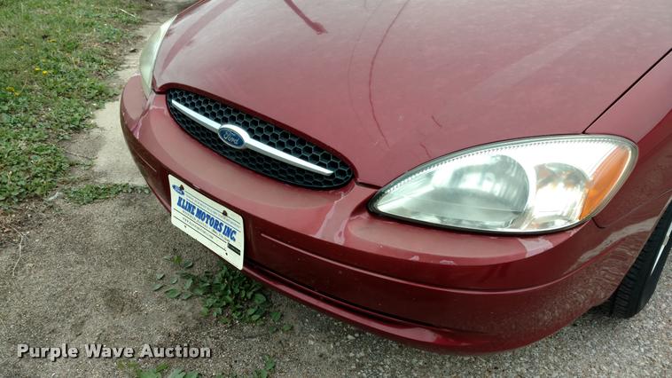 image for item DA5543 2002 Ford Taurus SE