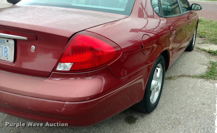 image for item DA5543 2002 Ford Taurus SE