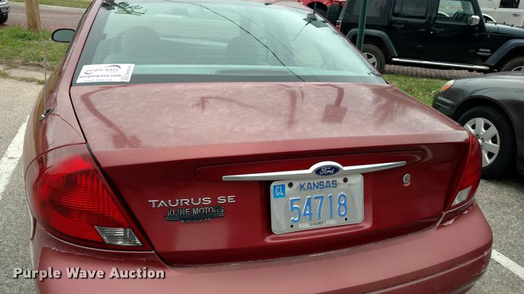 image for item DA5543 2002 Ford Taurus SE
