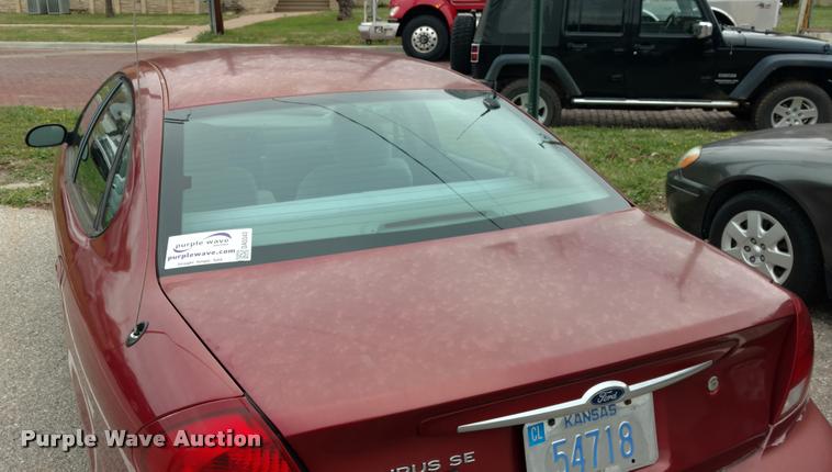 image for item DA5543 2002 Ford Taurus SE