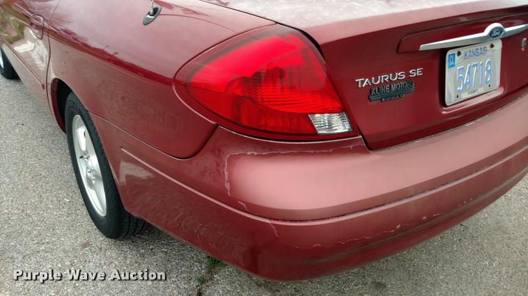image for item DA5543 2002 Ford Taurus SE