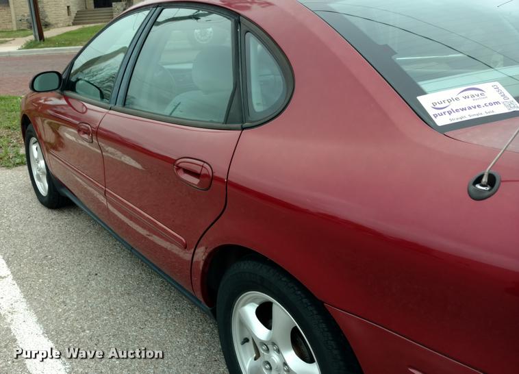 image for item DA5543 2002 Ford Taurus SE