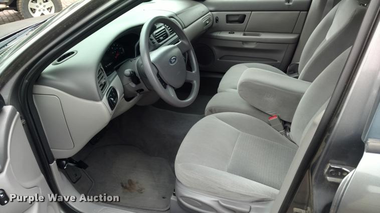 image for item DA5544 2004 Ford Taurus SE
