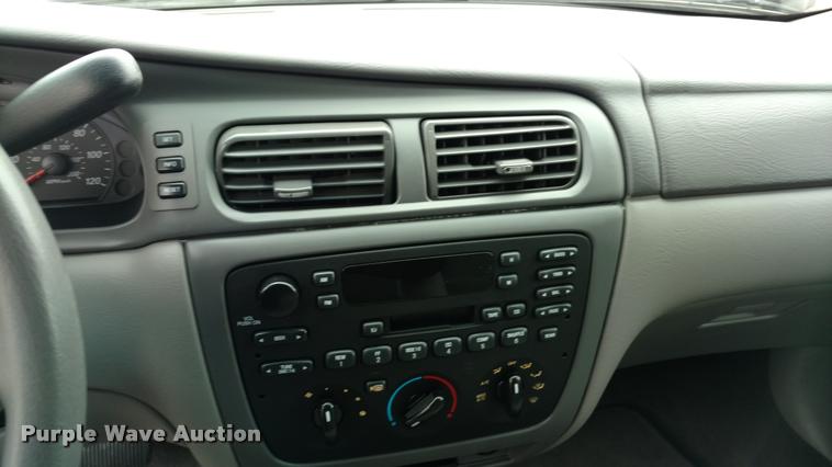 image for item DA5544 2004 Ford Taurus SE