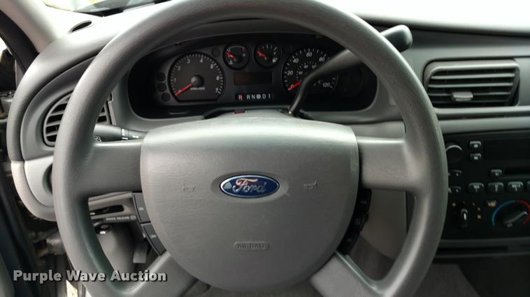 image for item DA5544 2004 Ford Taurus SE