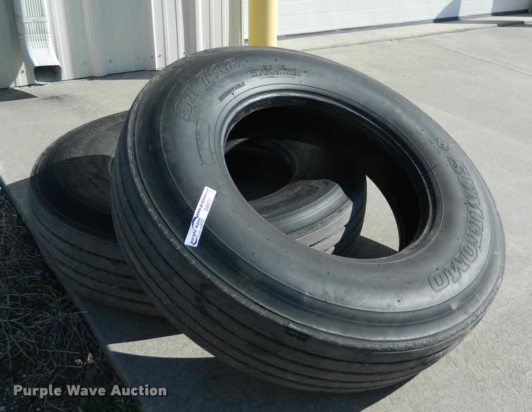 image for item DA9721 (2) Sumitomo ST748 11R22.5 tires