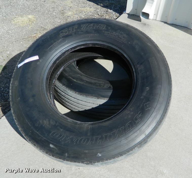 image for item DA9721 (2) Sumitomo ST748 11R22.5 tires