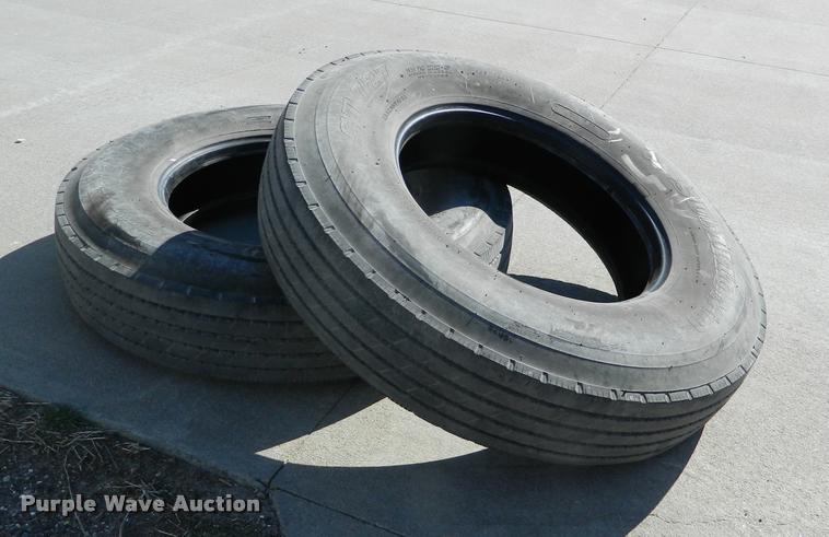 image for item DA9723 (2) Sumitomo ST727 11R22.5 tires