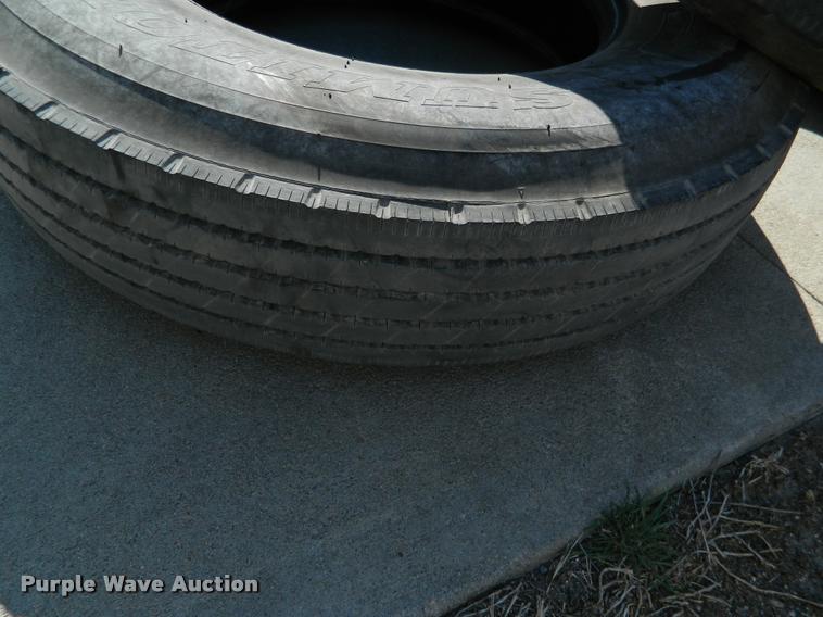 image for item DA9723 (2) Sumitomo ST727 11R22.5 tires