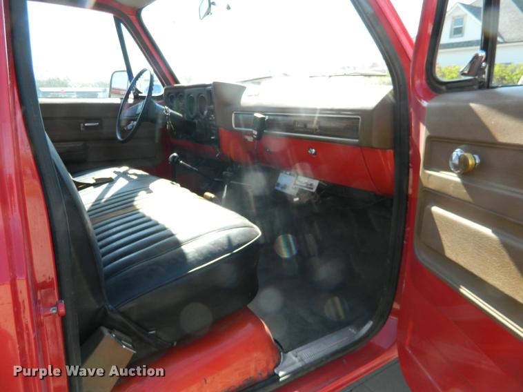 image for item DA9731 1974 Chevrolet brush fire truck