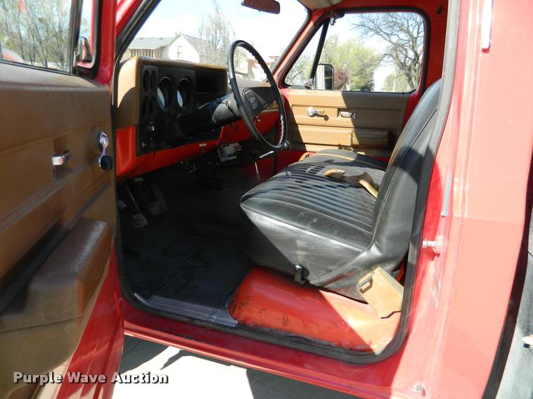 image for item DA9731 1974 Chevrolet brush fire truck