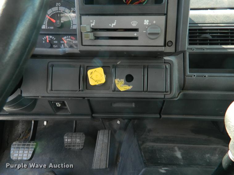 image for item DA9732 1995 GMC TopKick rescue fire truck