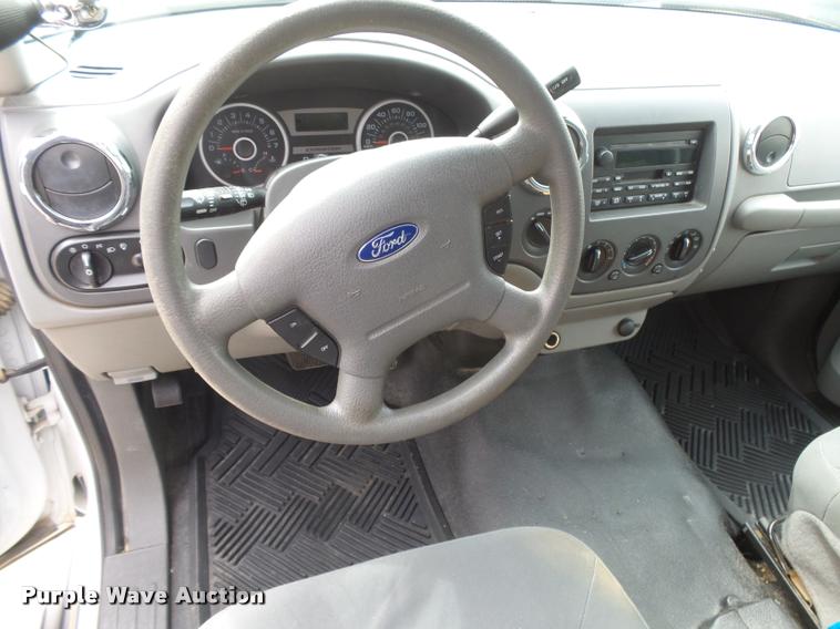image for item DB1984 2006 Ford Expedition SUV
