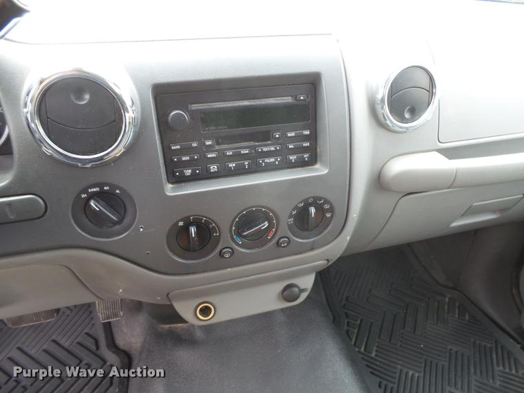 image for item DB1984 2006 Ford Expedition SUV
