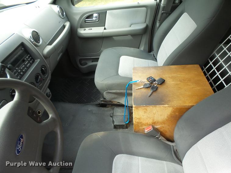 image for item DB1984 2006 Ford Expedition SUV