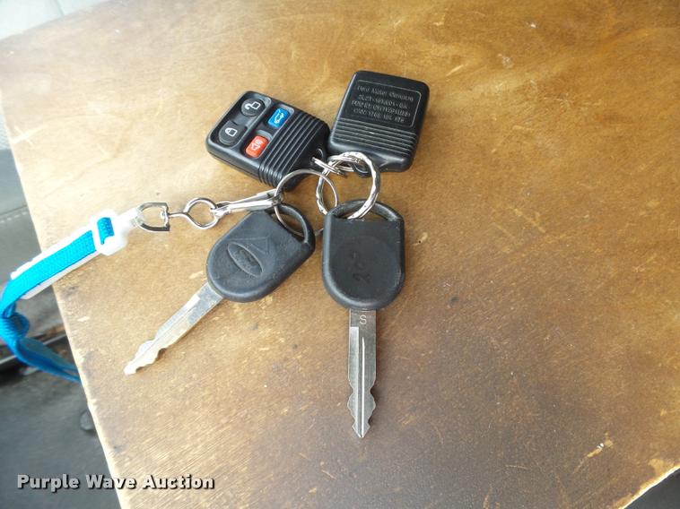 image for item DB1984 2006 Ford Expedition SUV