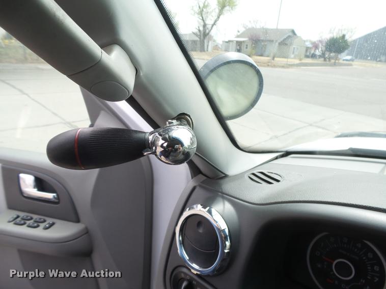 image for item DB1984 2006 Ford Expedition SUV