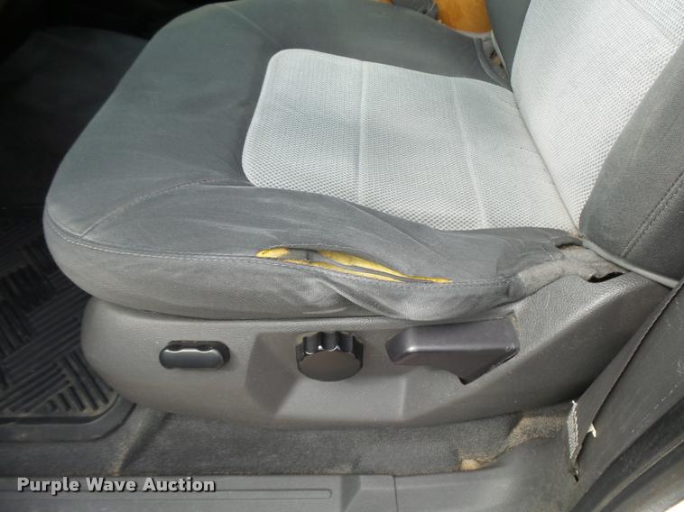 image for item DB1984 2006 Ford Expedition SUV