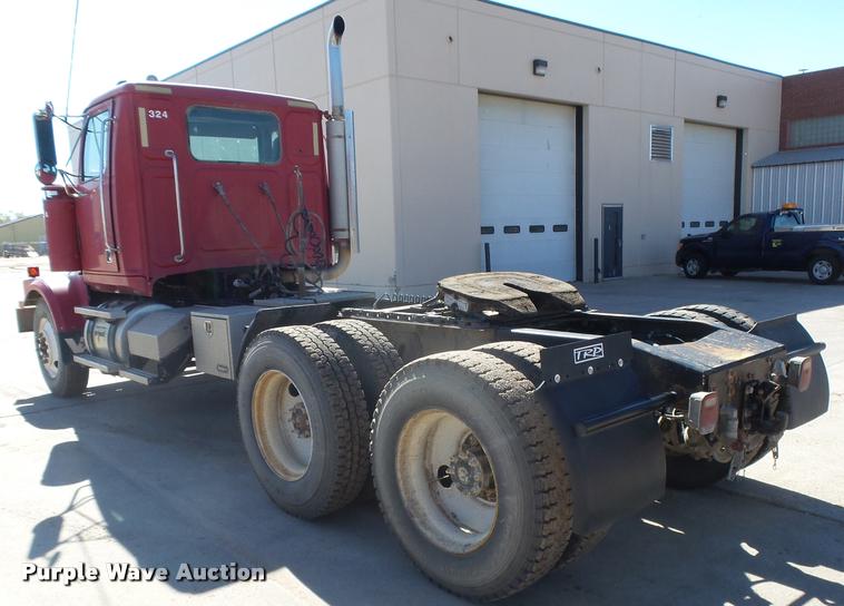 image for item DB2508 2004 Western Star 4900FA semi truck